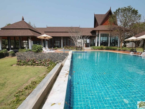 Tropical Living In Secure Hua Hin Community