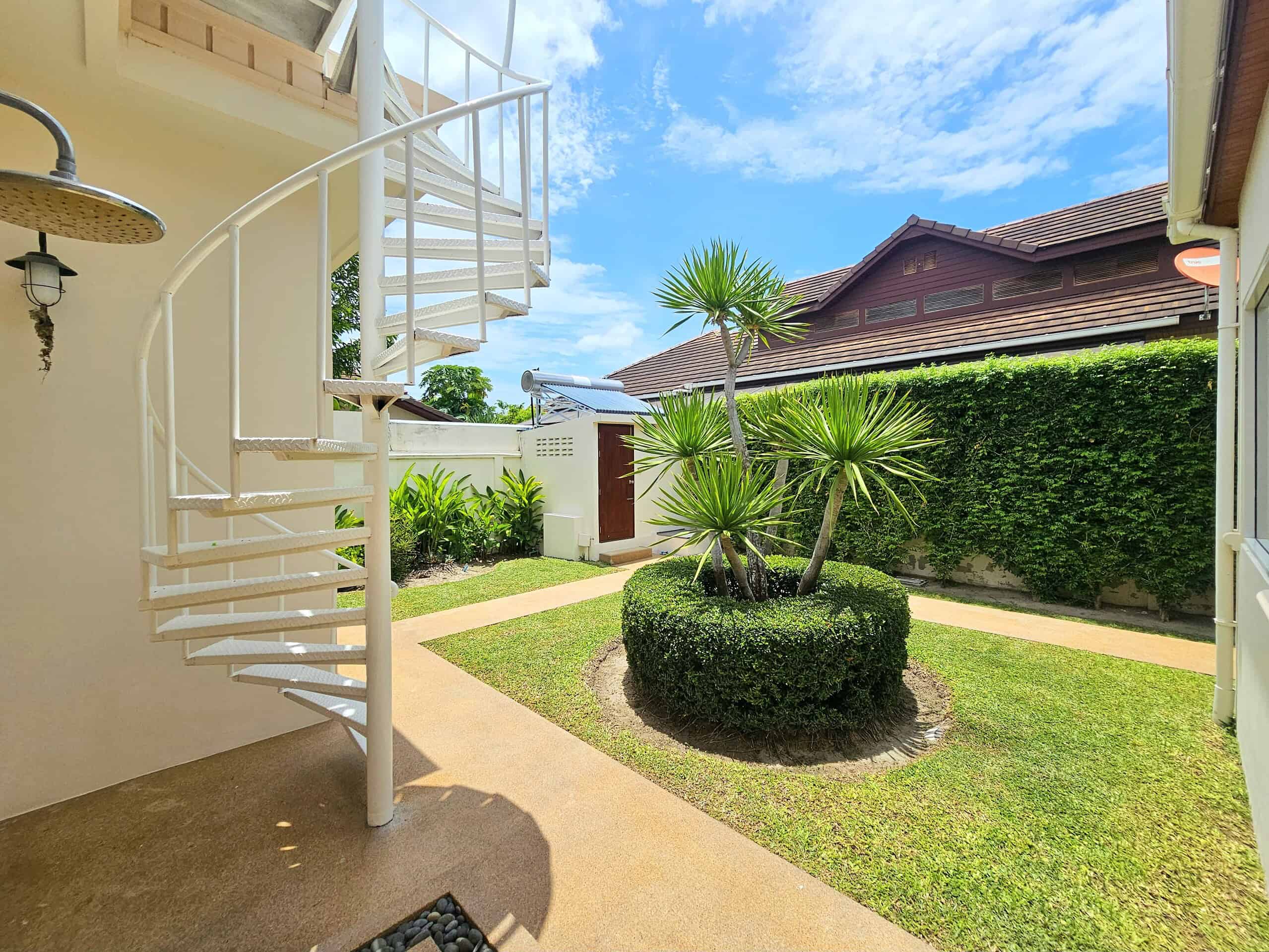 Luxury Hua Hin Villa Lush Tropical Gardens