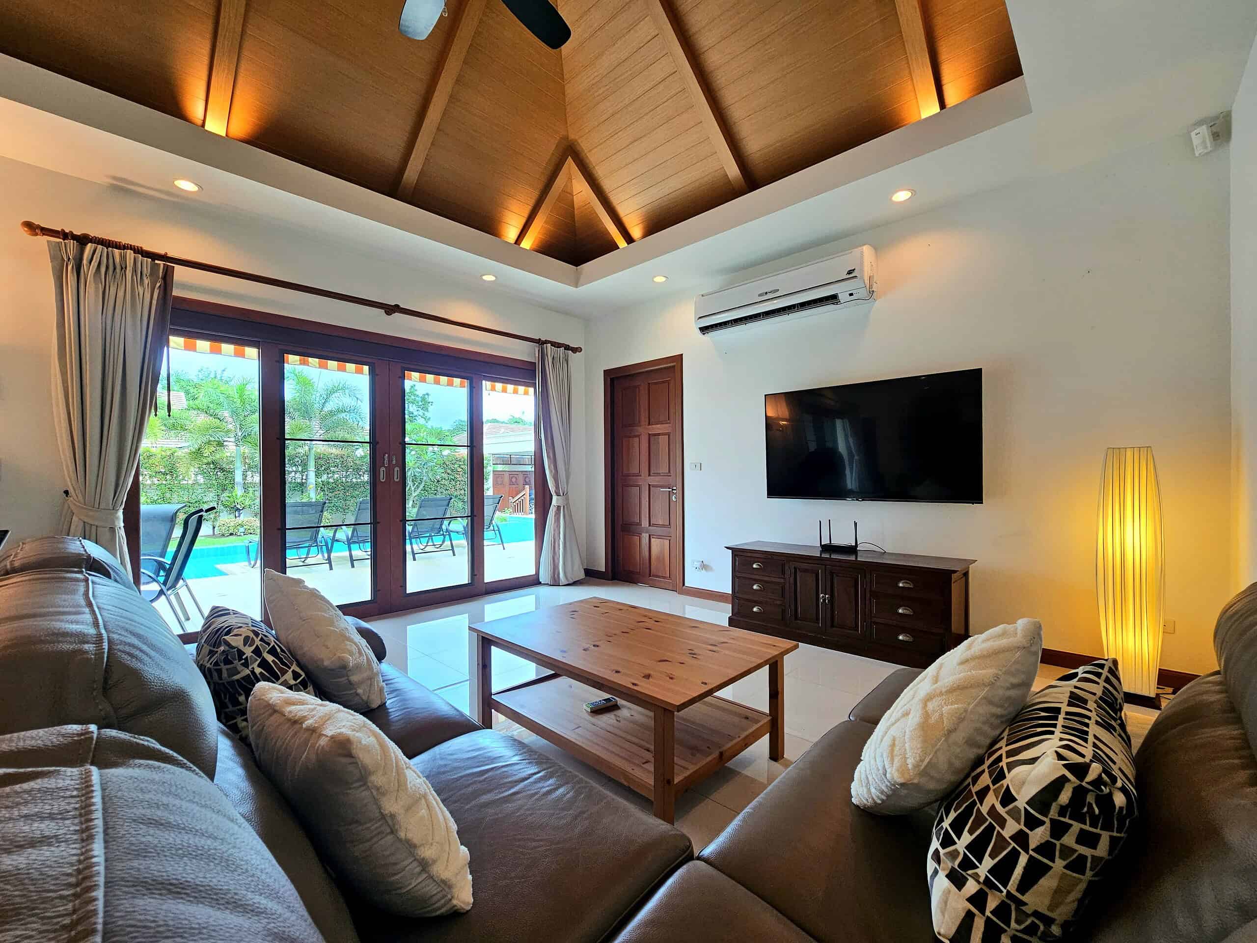 Stunning Balinese Villa Hua Hin Hillside Retreat