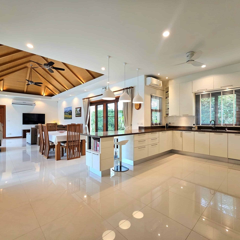 Elegant Balinese Villa Hua Hin Hillside Living