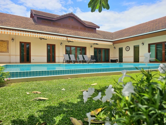 Luxury Bali Style Villa Hua Hin Tropical Paradise