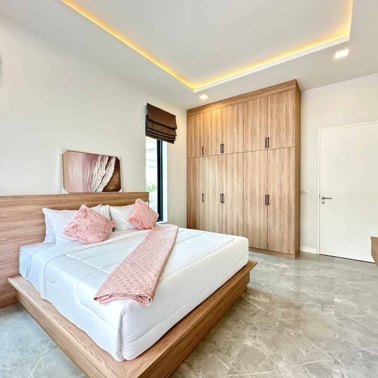 Contemporary Hua Hin Home Balinese Pool Oasis