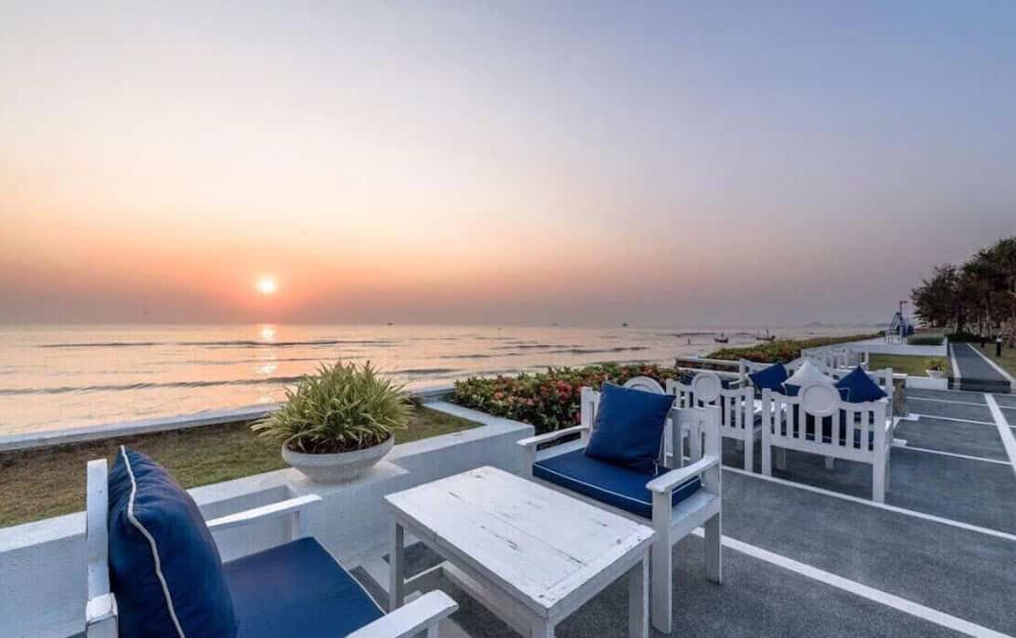 Luxury Hua Hin condo near vibrant night market