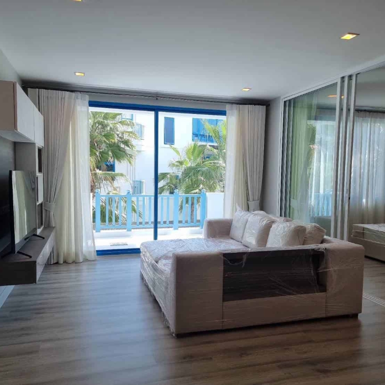 Hua Hin seaside condo full amenities nearby