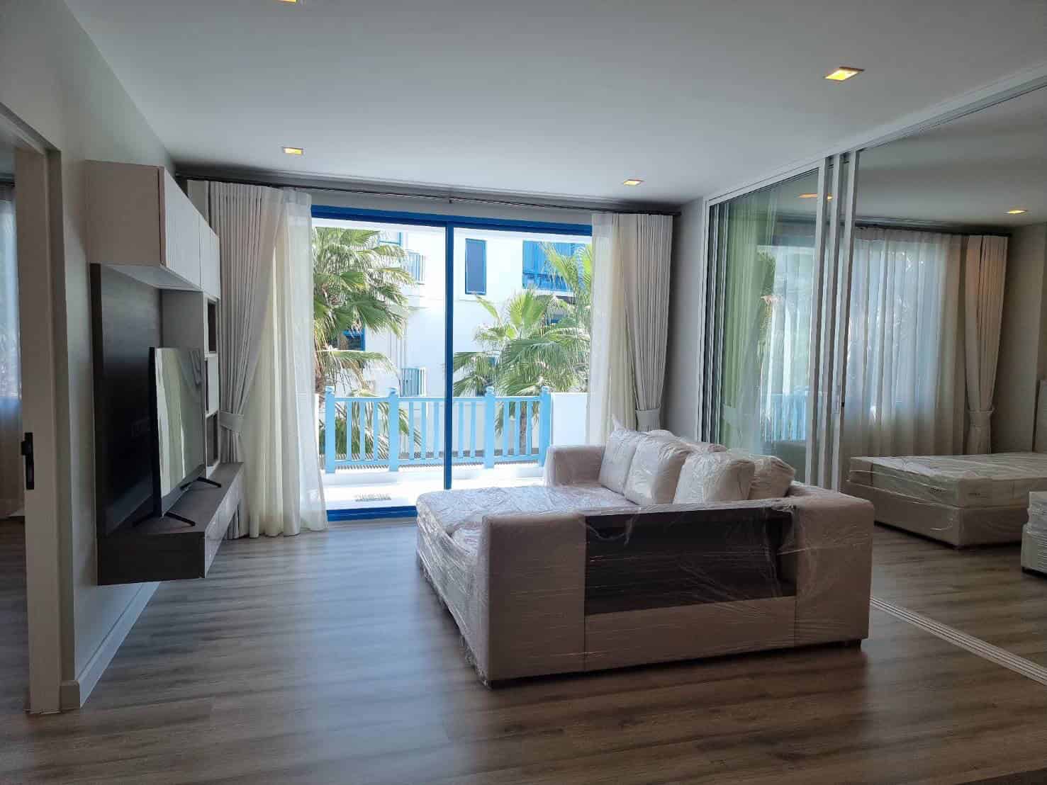 Hua Hin seaside condo full amenities nearby