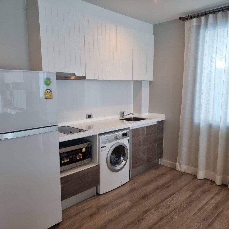 Hua Hin luxury condo near local markets