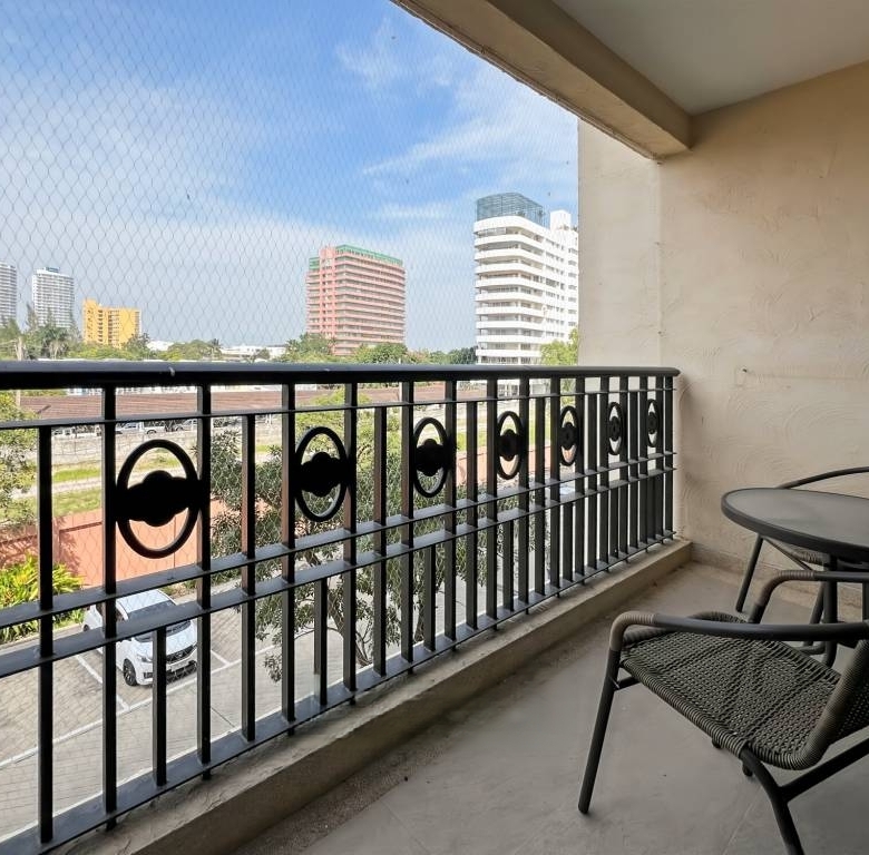 Spacious Marrakesh Condo Waterfront Sales