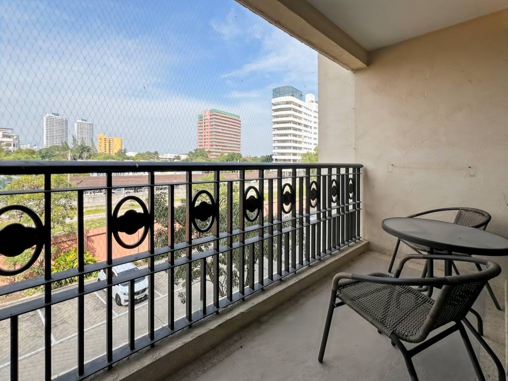 Spacious Marrakesh Condo Waterfront Sales