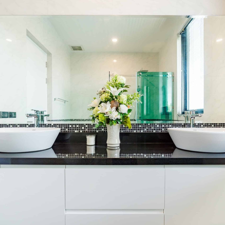 Exclusive Botanica Property With Landscaped Garden