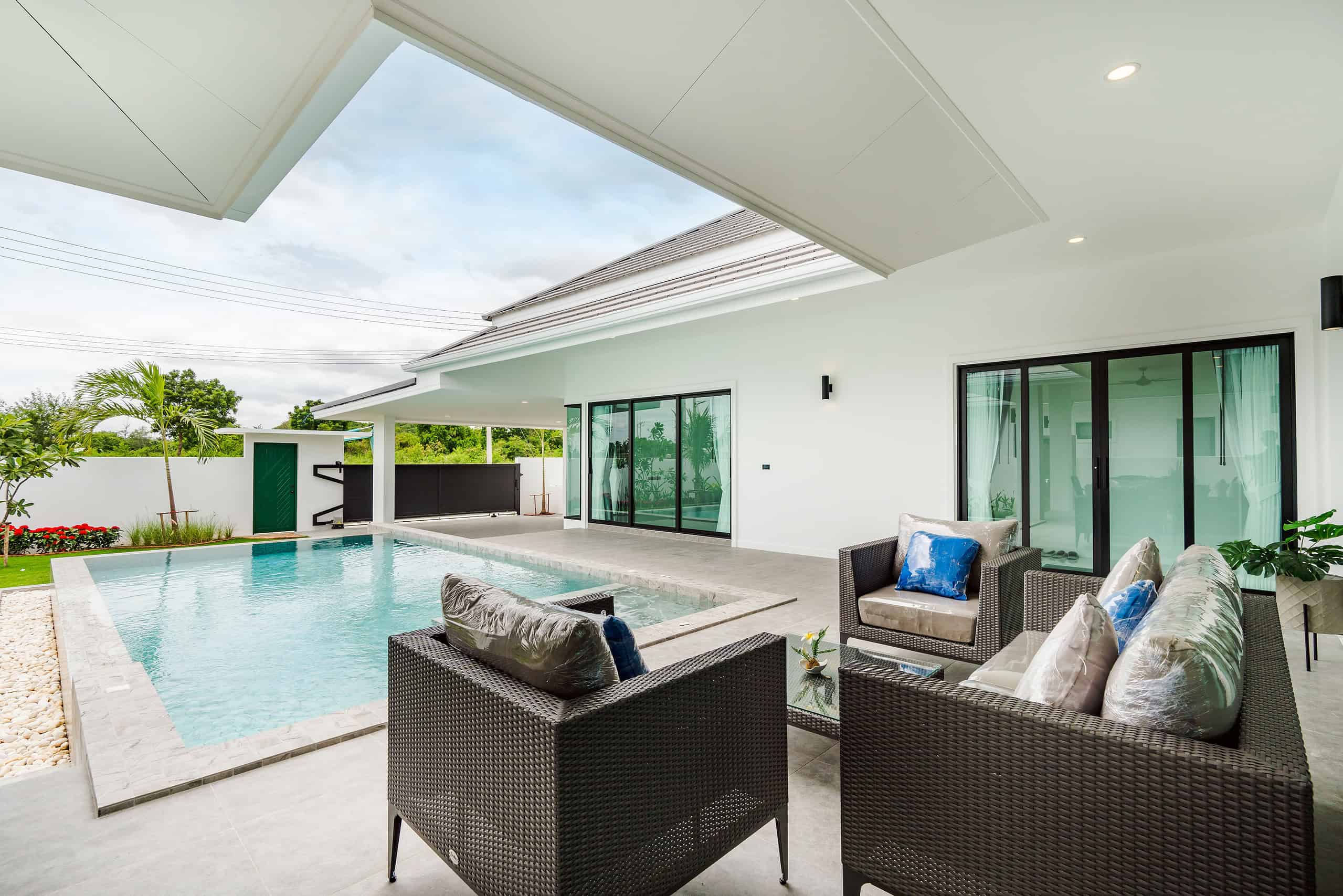Modern Botanica Hua Hin Residence For Sale