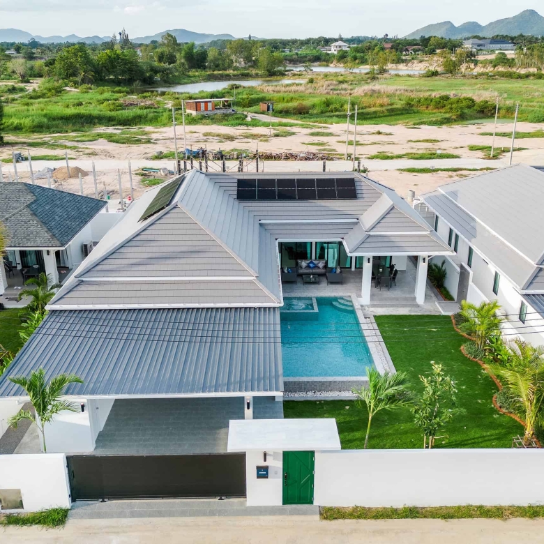 Charming Hua Hin Property With Poolside Charm