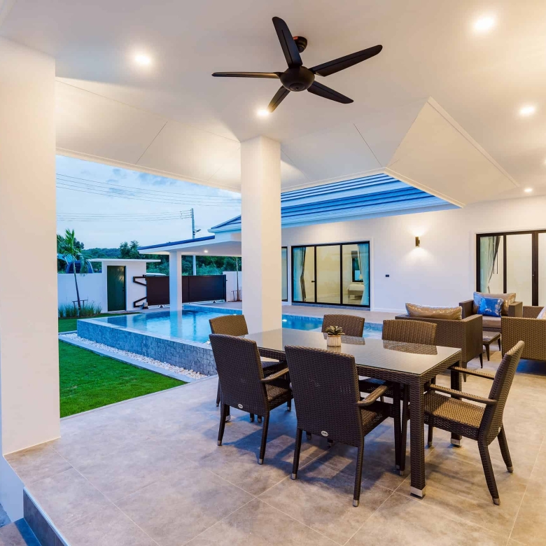 Spacious Hua Hin Home With Poolside Comfort