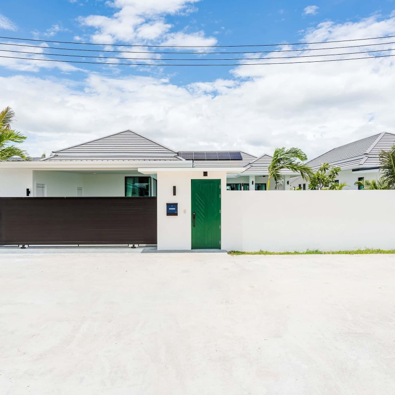 Exclusive Botanica Villa Mountain Views Nearby