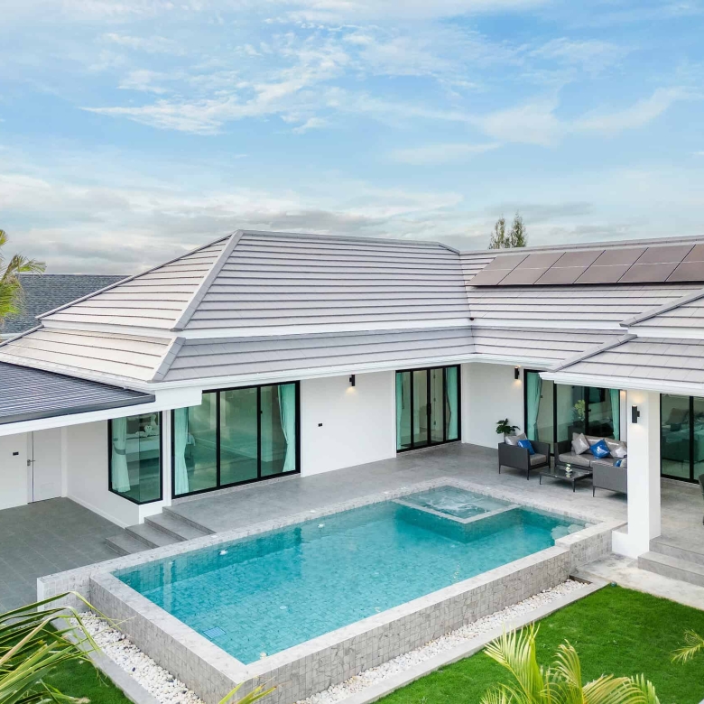 Spacious Hua Hin Villa Tropical Poolside Retreat
