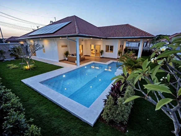 Luxury Pool Villa Hua Hin Tropical Living