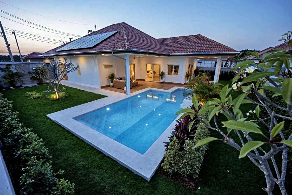 Luxury Pool Villa Hua Hin Tropical Living
