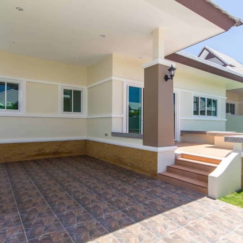 Spacious Tropical Villa Near Hua Hin Town Center