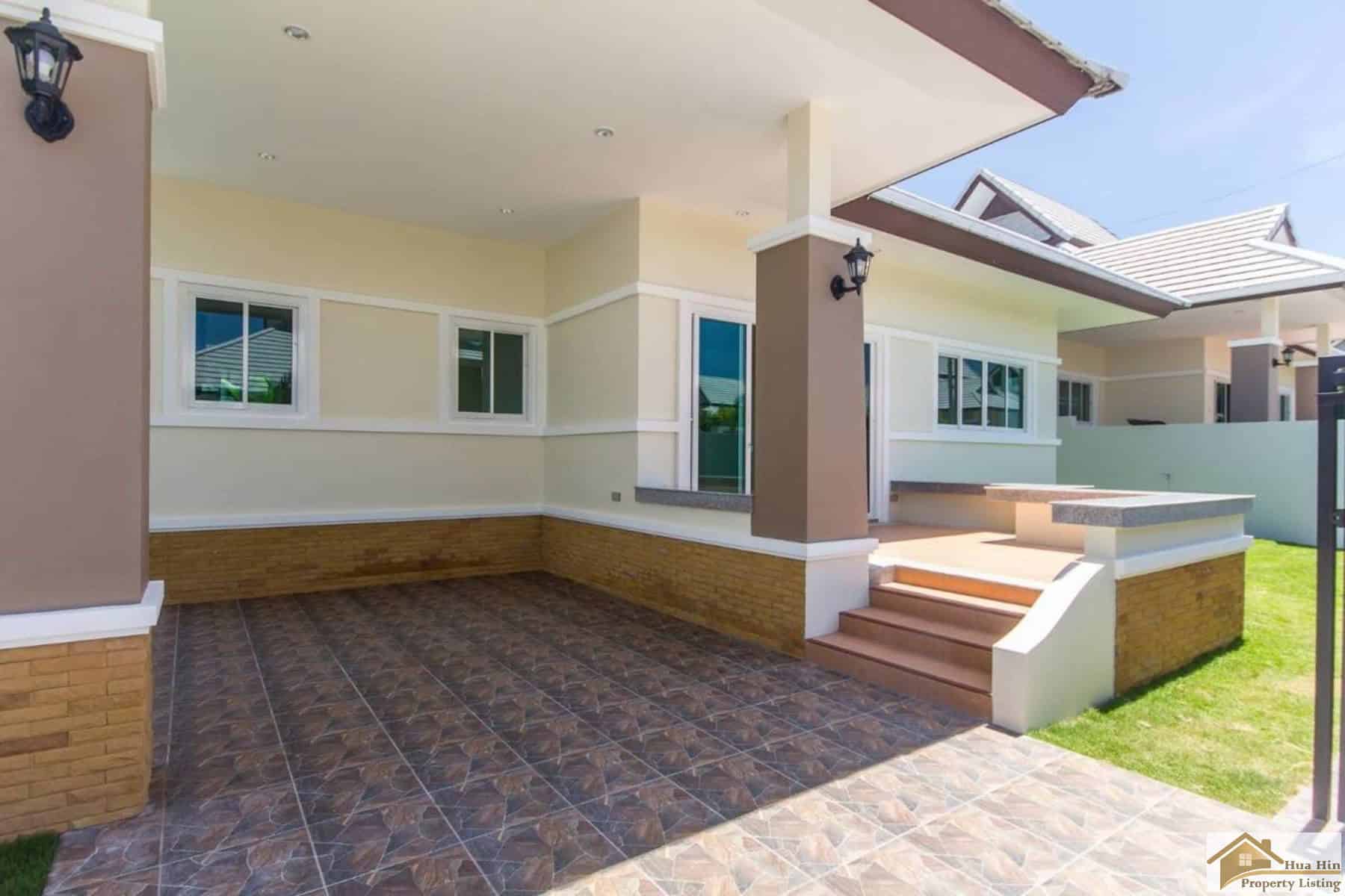 Spacious Tropical Villa Near Hua Hin Town Center