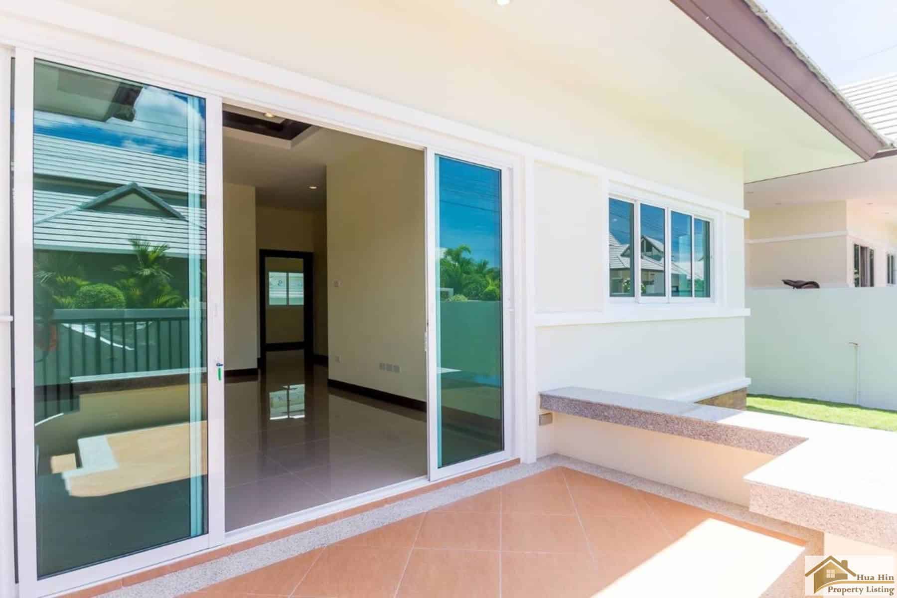 Serene Hua Hin Villa with Tropical Landscaping