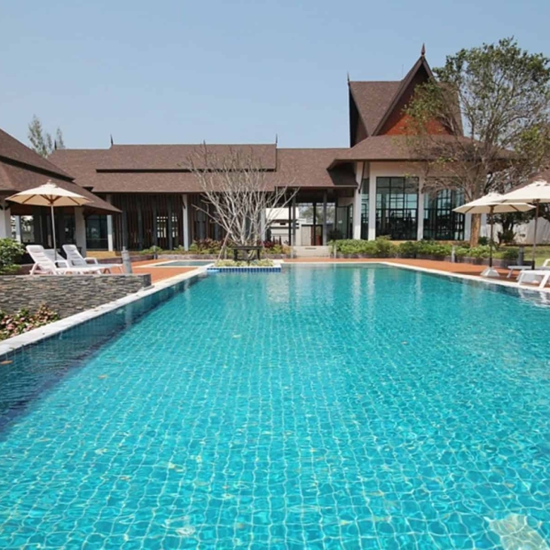 Spacious Villa Sale in Hua Hin Emerald Valley