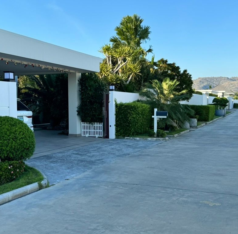 Beautiful Hua Hin Villa High End Finishes Throughout