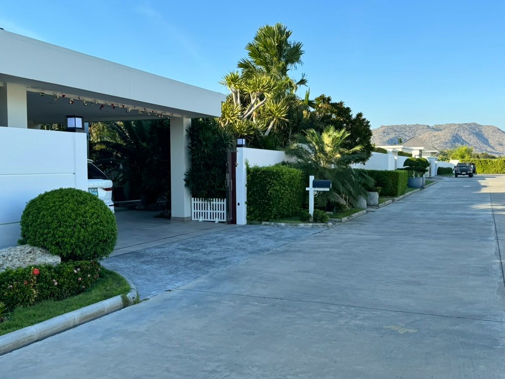 Beautiful Hua Hin Villa High End Finishes Throughout