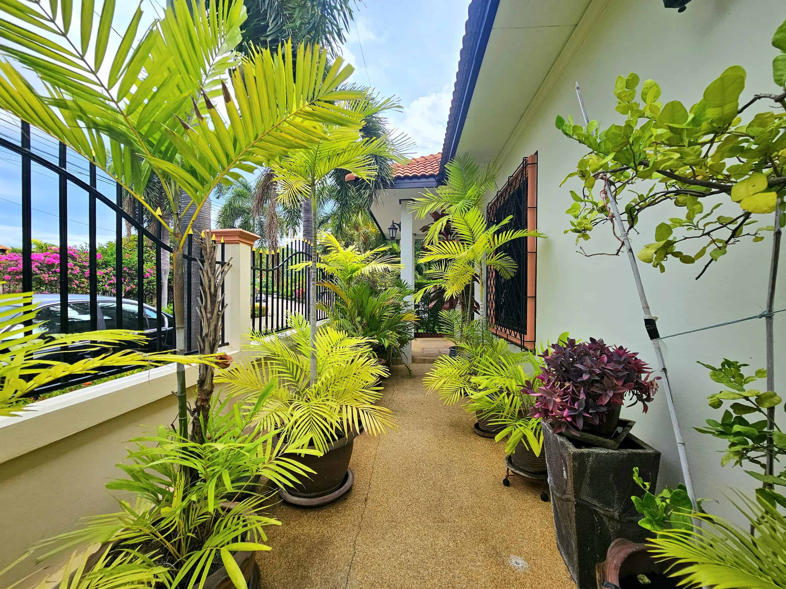 Hua Hin Villa Tropical Sale Ready