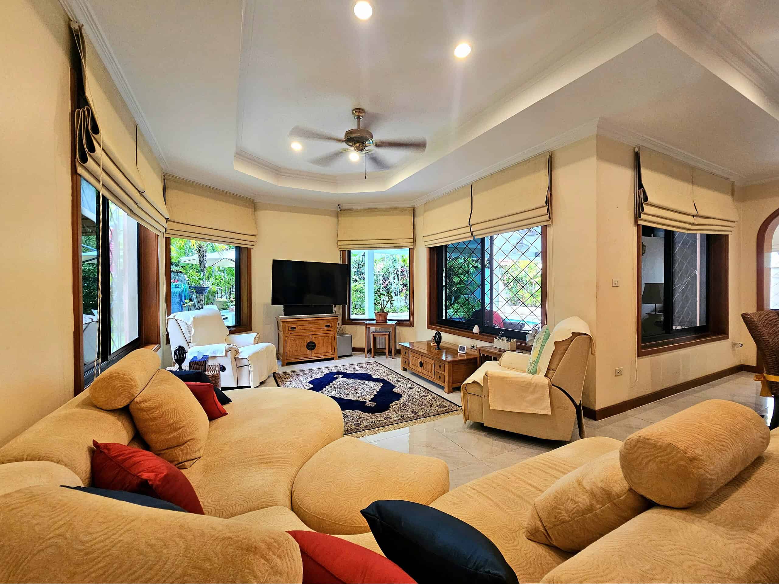 Stylish Tropical Villa Hua Hin Sale