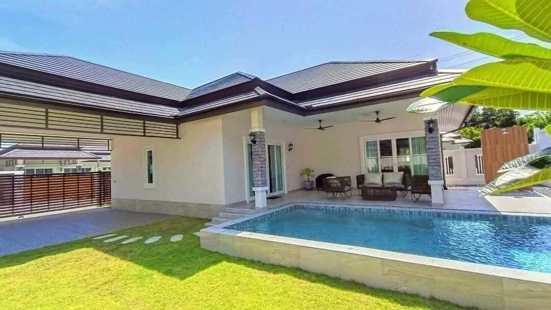 Luxury Hua Hin Grand Hills Home Exterior
