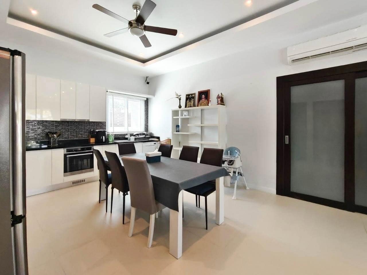 Beautiful Villa Sale Smart House Valley Area