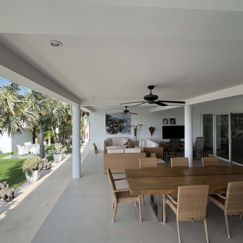Desirable Hua Hin Villa Family Friendly