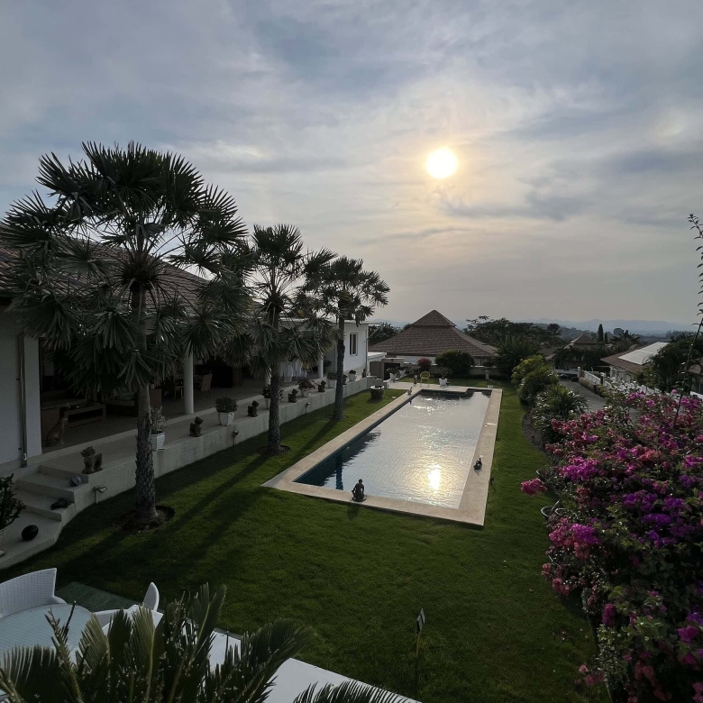 Elegant Hua Hin Villa Family Living