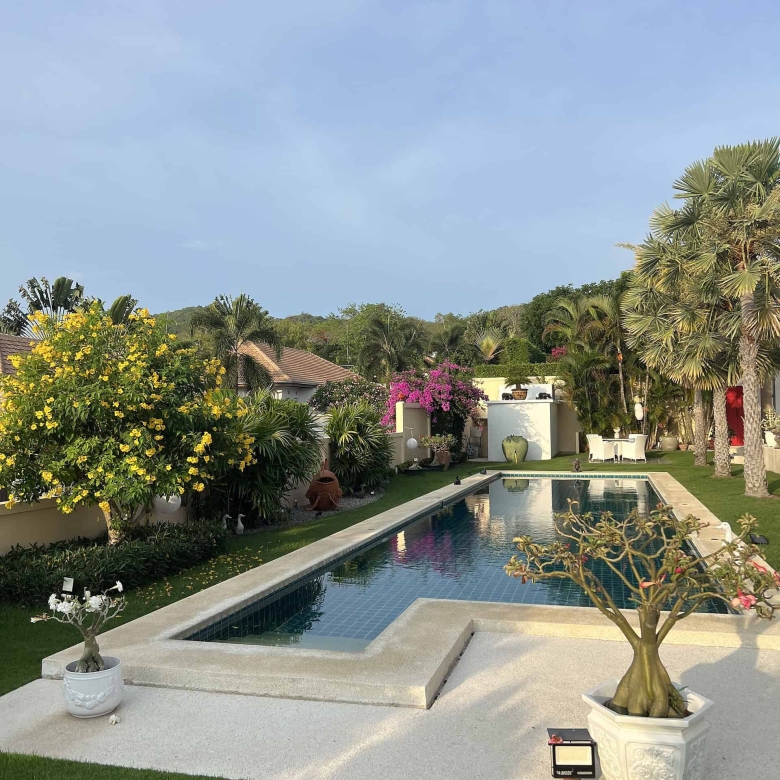 Serene Hua Hin Villa Poolside Retreat