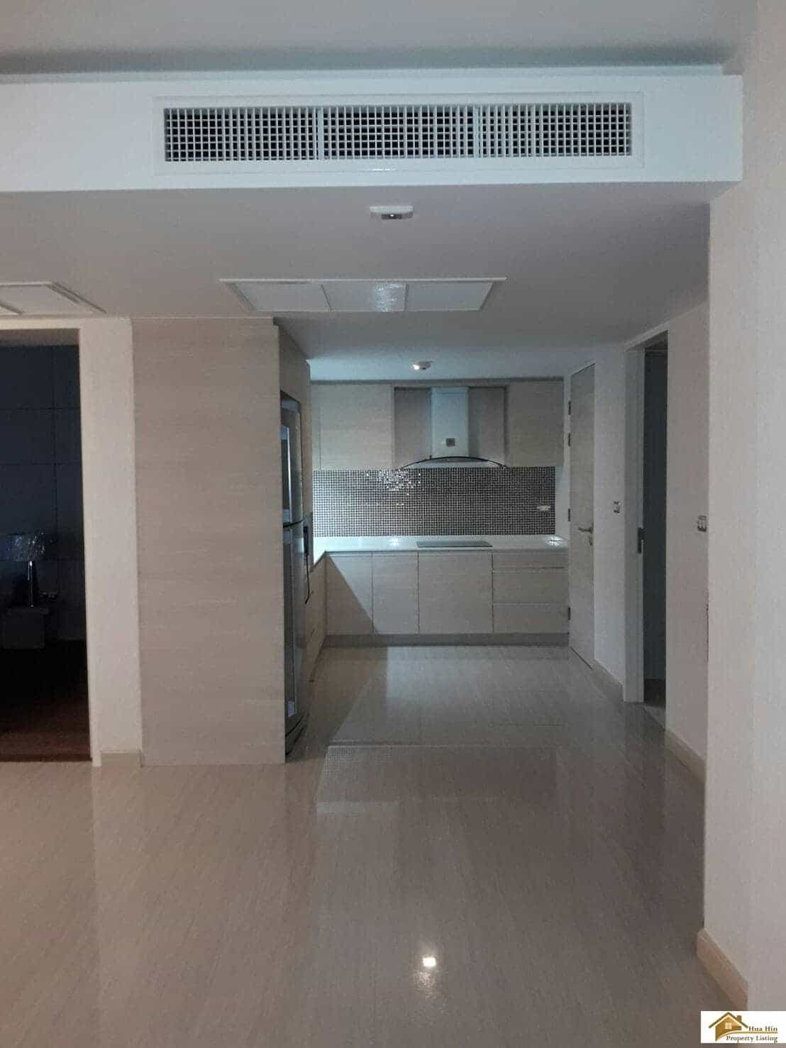 Modern Two Bedroom Unit Near Golf Course