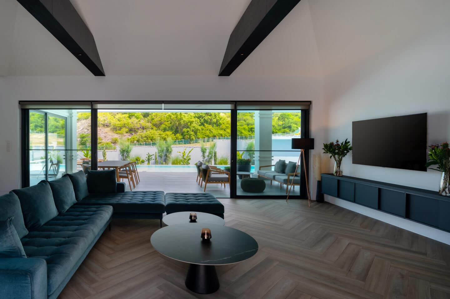 Chic BelVida Villa Modern Tropical Design