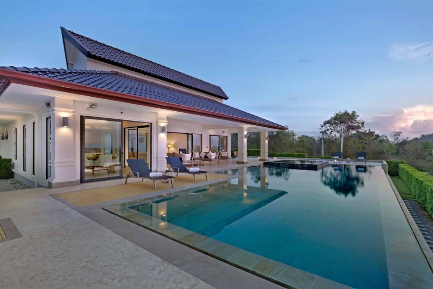 Spacious Kemala Villa Hua Hin Tropical Poolside Living