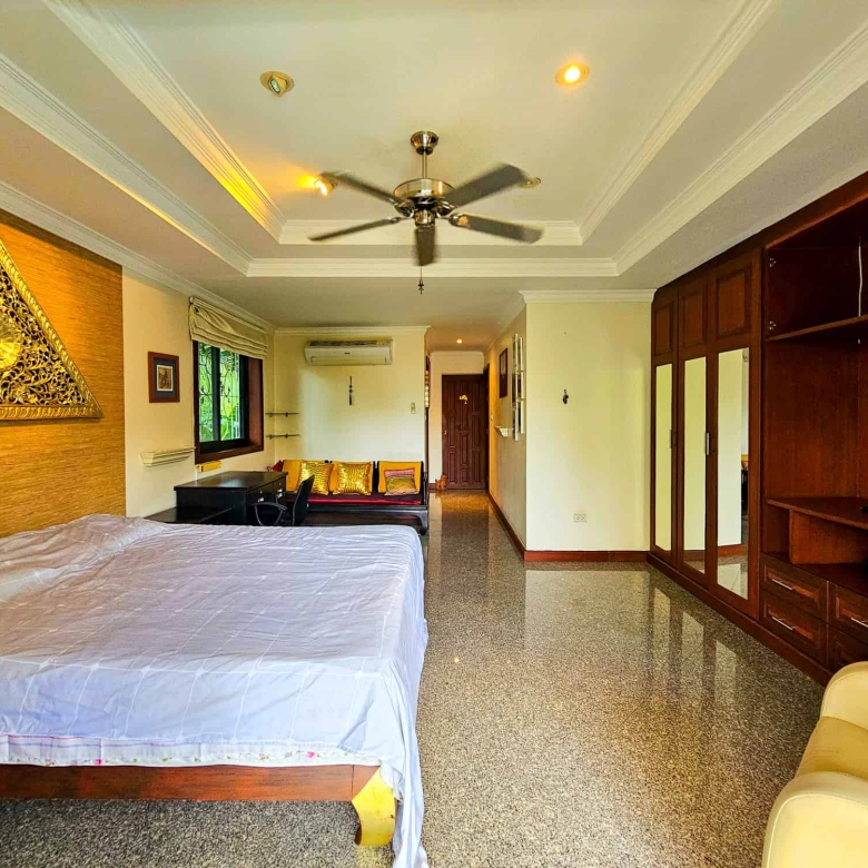 Luxury Living in Hua Hin Pool Villa