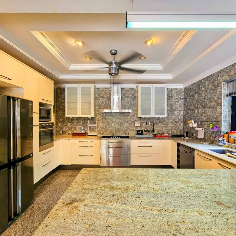 Desirable Villa Sale in Hua Hin Soi 114