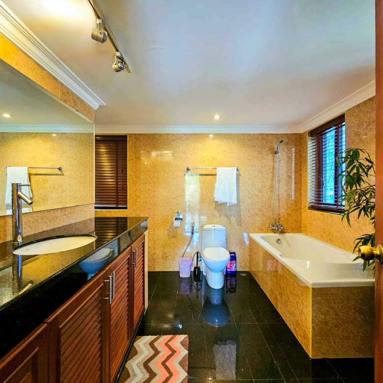 Tropical Pool Villa Sale Hua Hin Soi 114
