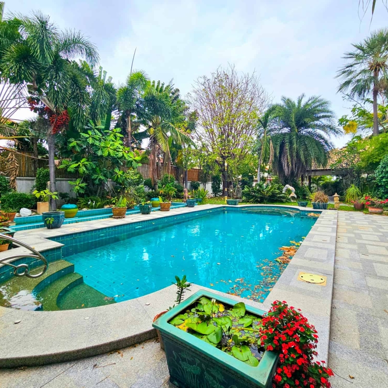 Chic Pool Villa in Hua Hin Soi 114