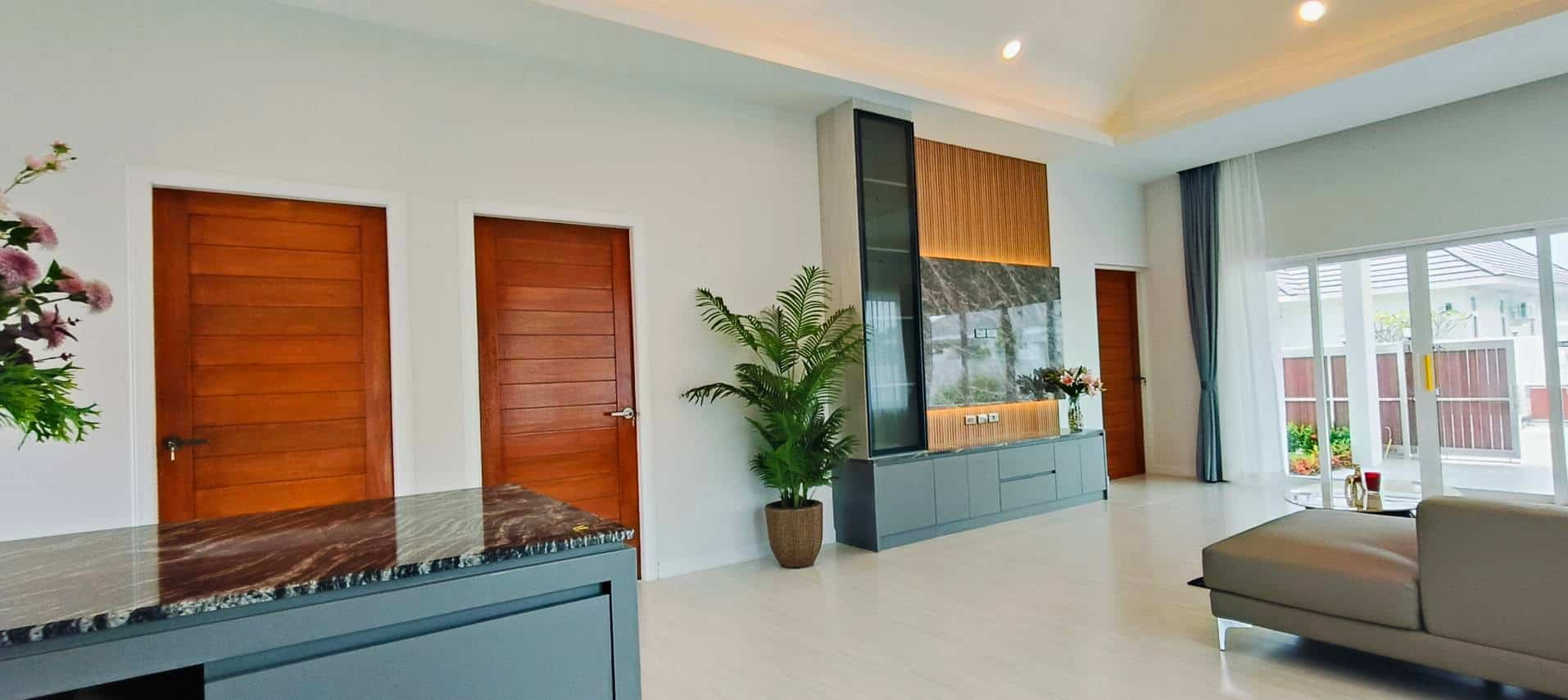 Spacious Retreat Villa Hua Hin Sale