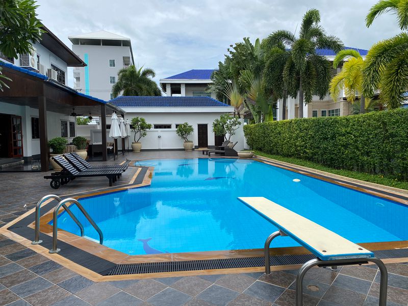 Luxury Modern Villa Near Hua Hin Beaches
