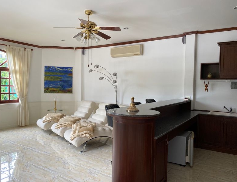 Serene Villa Close to Hua Hin Attractions