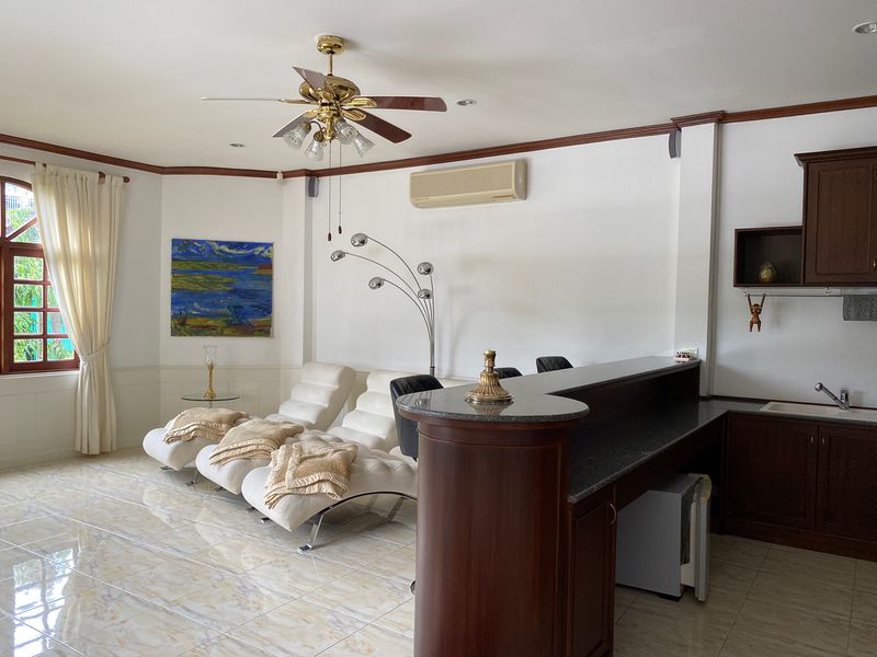 Serene Villa Close to Hua Hin Attractions