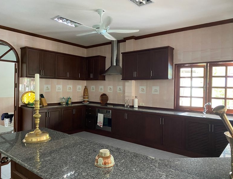 Designer Villa with Open Concept Living