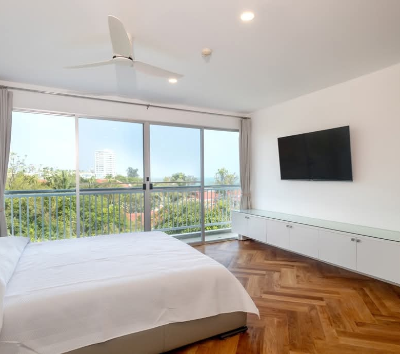 Desirable Condo with Unobstructed Ocean Views Hua Hin