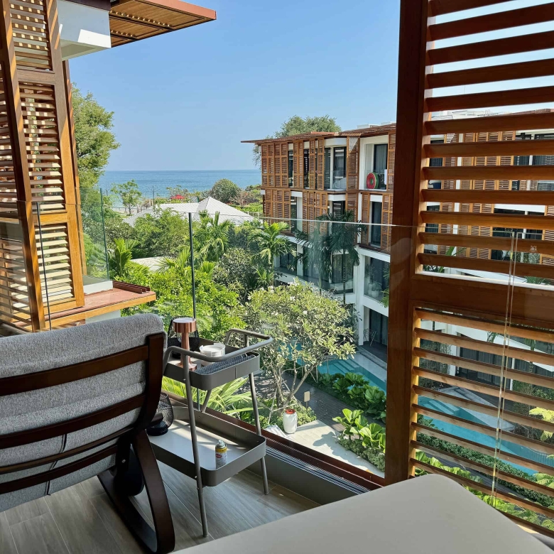 Luxury Seaside Condo Hua Hin For Sale