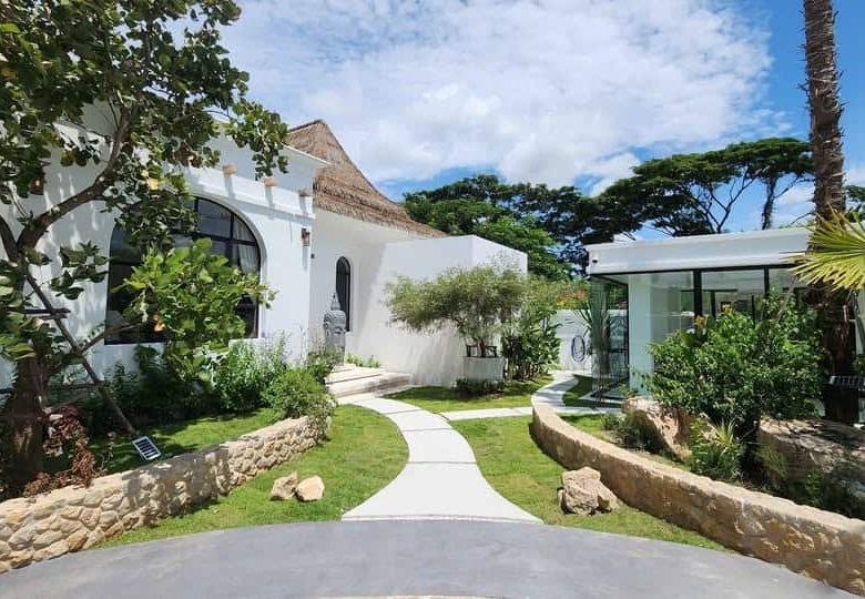 Exclusive Golf Course Villa Hua Hin Sale