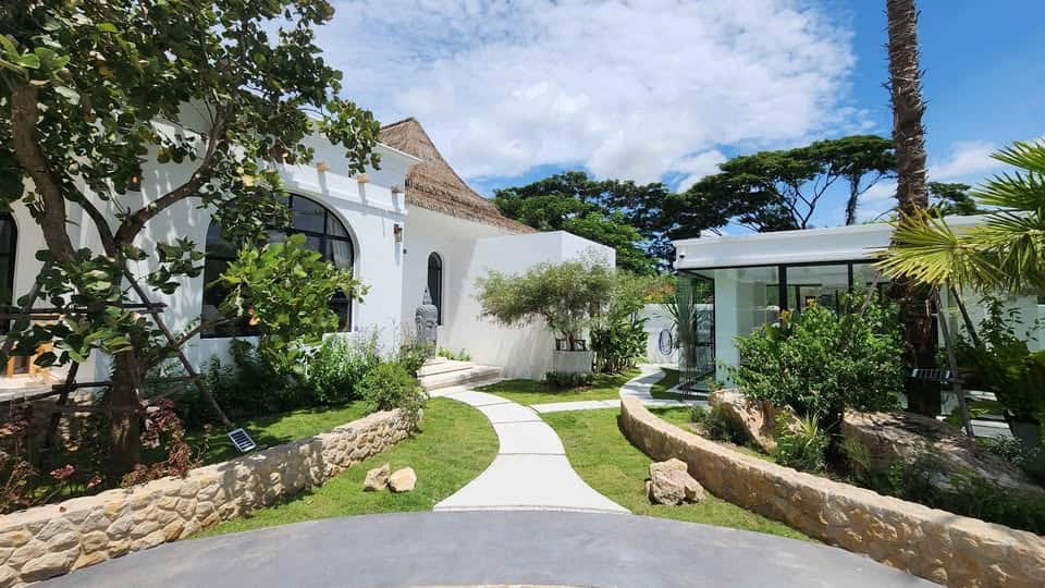Exclusive Golf Course Villa Hua Hin Sale