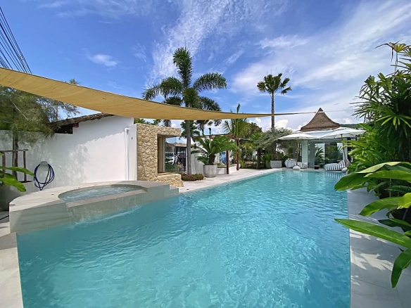 Elegant Poolside Villa Hua Hin Property